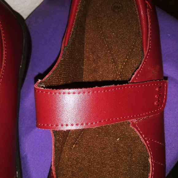 Shoes - Picture 4 of 4